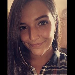 Meet your Posher, Cynthia